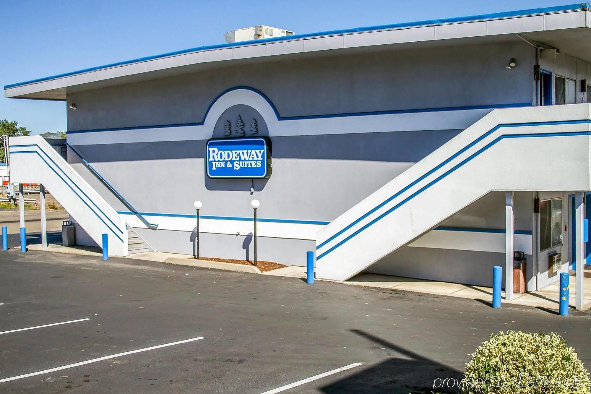 Rodeway Inn & Suites Roseburg Exterior foto