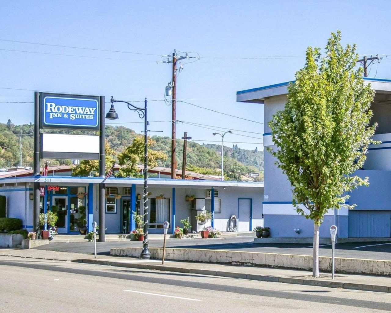 Rodeway Inn & Suites Roseburg Exterior foto