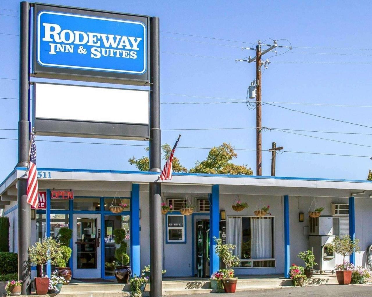 Rodeway Inn & Suites Roseburg Exterior foto